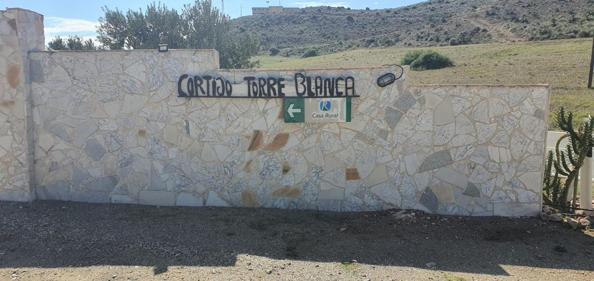 Casas Rurales Cortijo Torreblanca Parque Cabo De Gata エル・ポソ・デ・ロス・フライレス エクステリア 写真